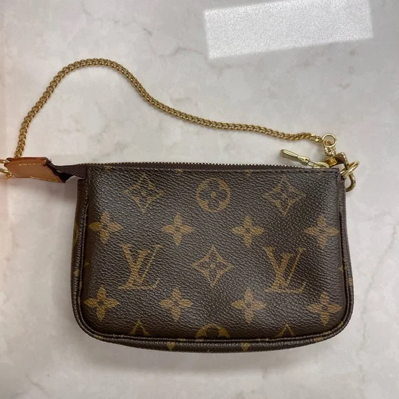 Louis Vuitton monogram mini pochette - Picture 11 of 16